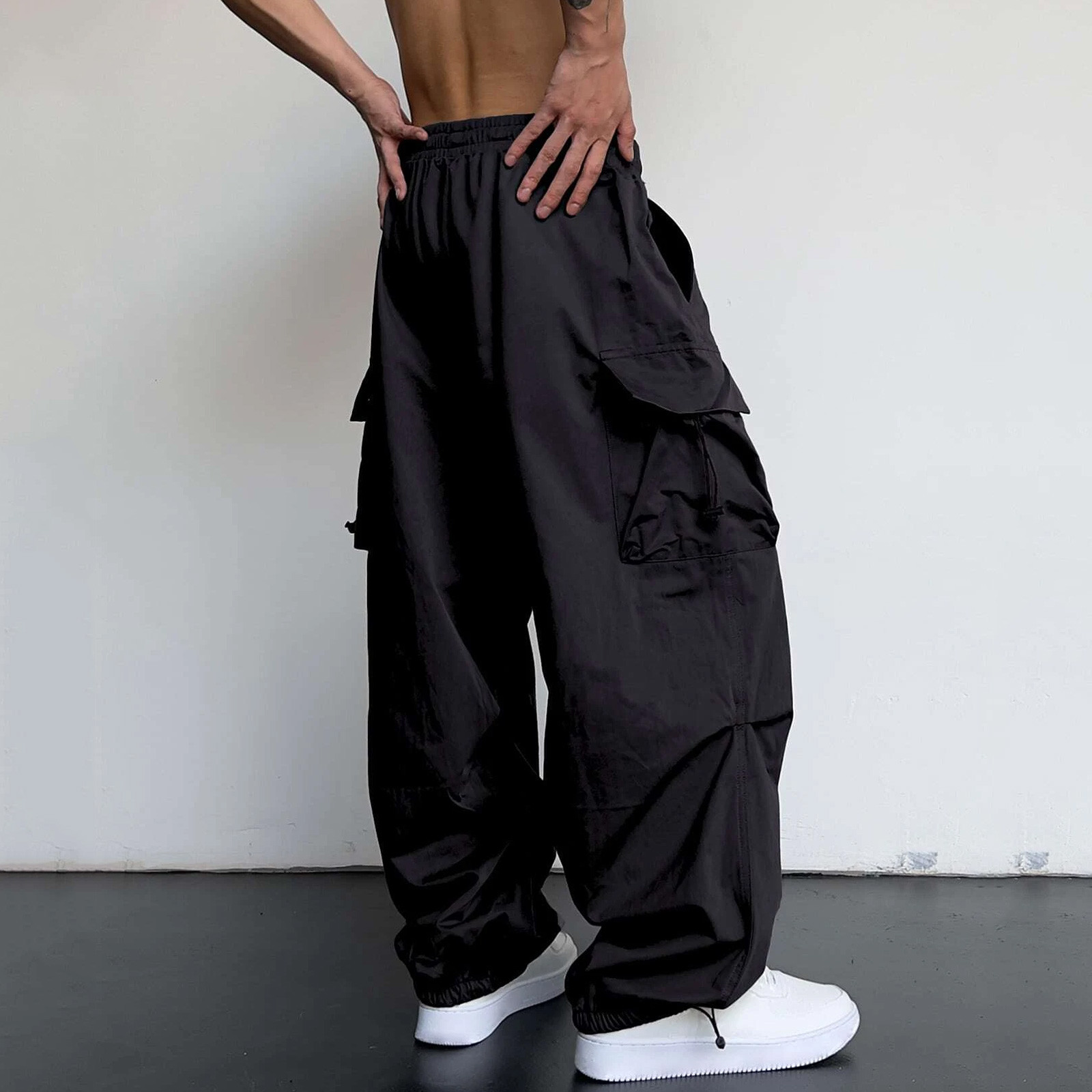 thumbnail image 4 of Pantalones cargo informales para hombre: color liso, cuatro bolsillos, cintura ajustable, material de imitación de sarga, ropa urbana para todas las estaciones, tallas US/UK/EU S-XXXL., 4 of 8